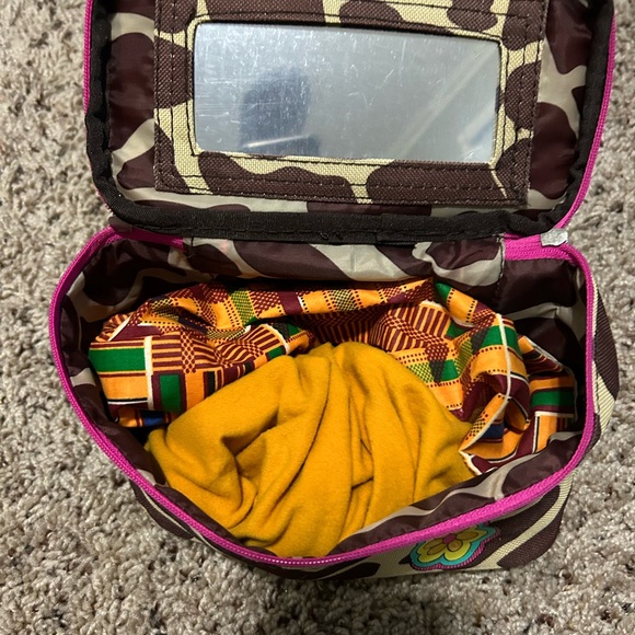 Carry case - Picture 2 of 3